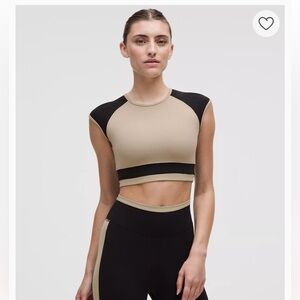 lululemon Nulu Colourblock Crop Short sleeve *SOTM